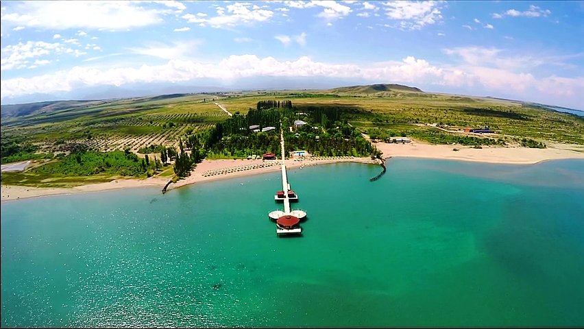 Самолет на Иссык-Куль